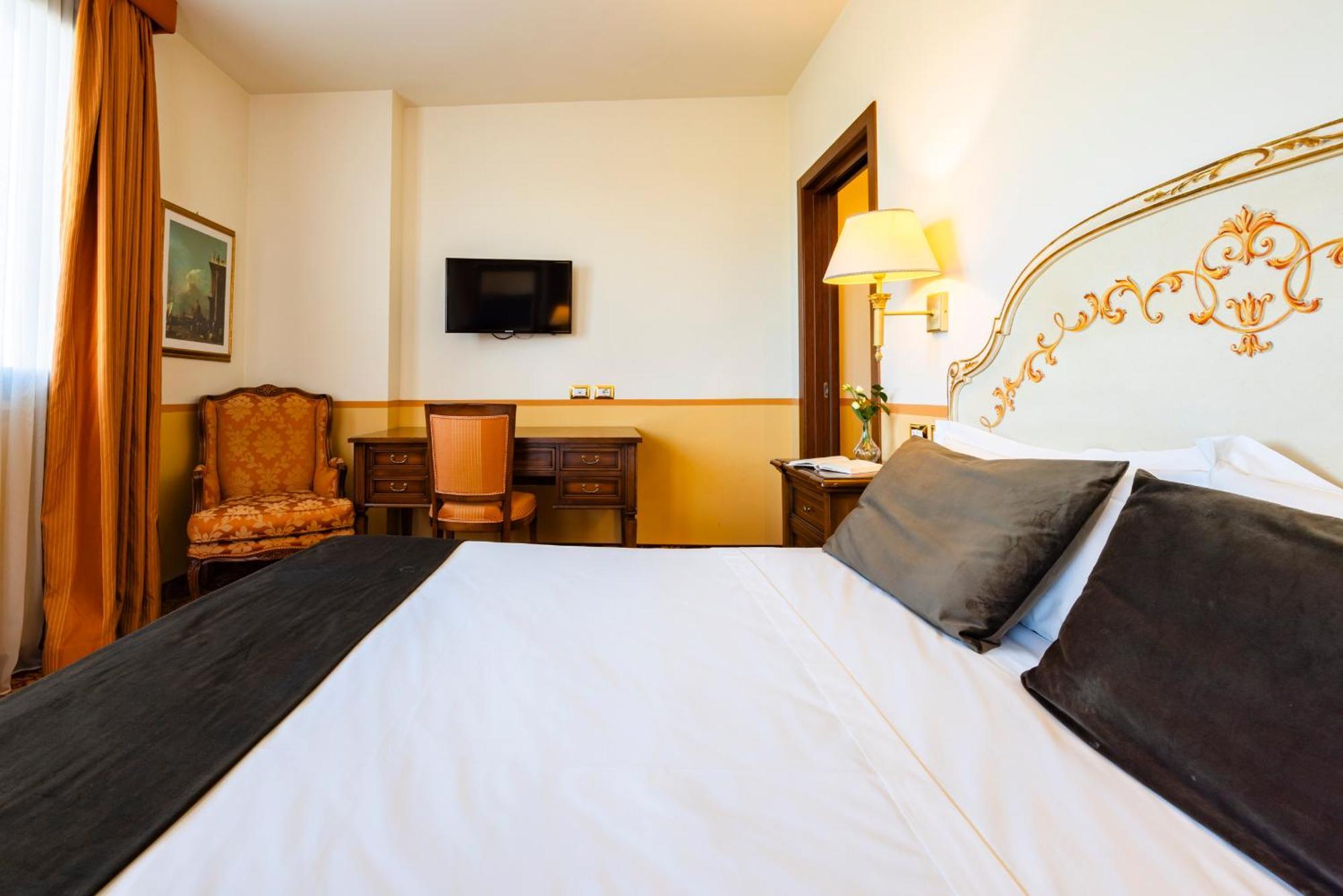 Il Gentiluomo Hotel & Spa อาเรซโซ ภายนอก รูปภาพ