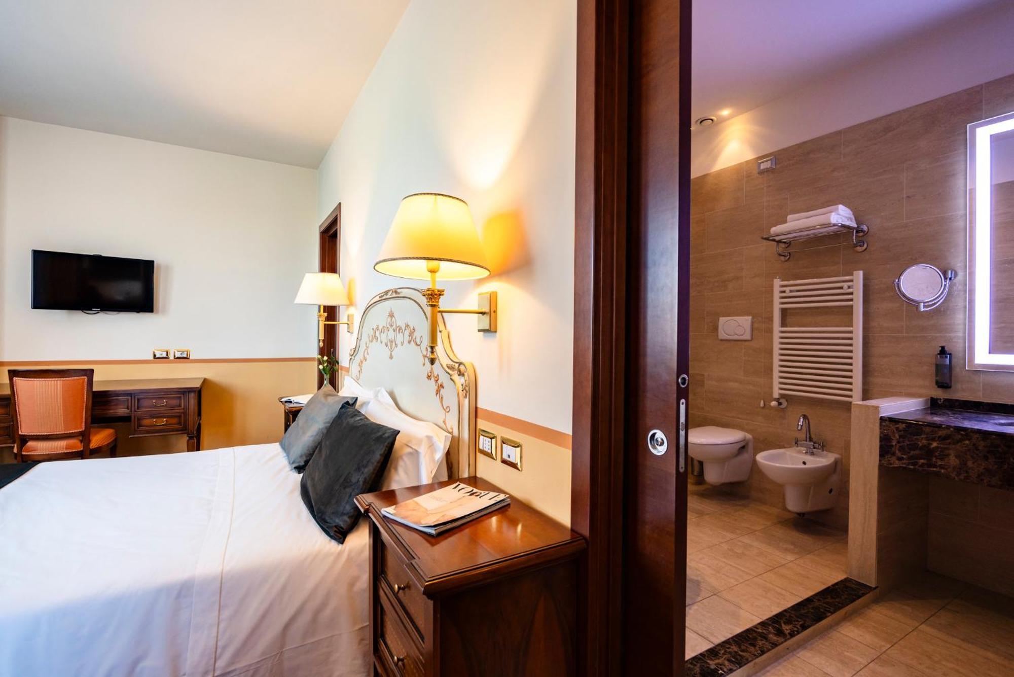 Il Gentiluomo Hotel & Spa อาเรซโซ ภายนอก รูปภาพ