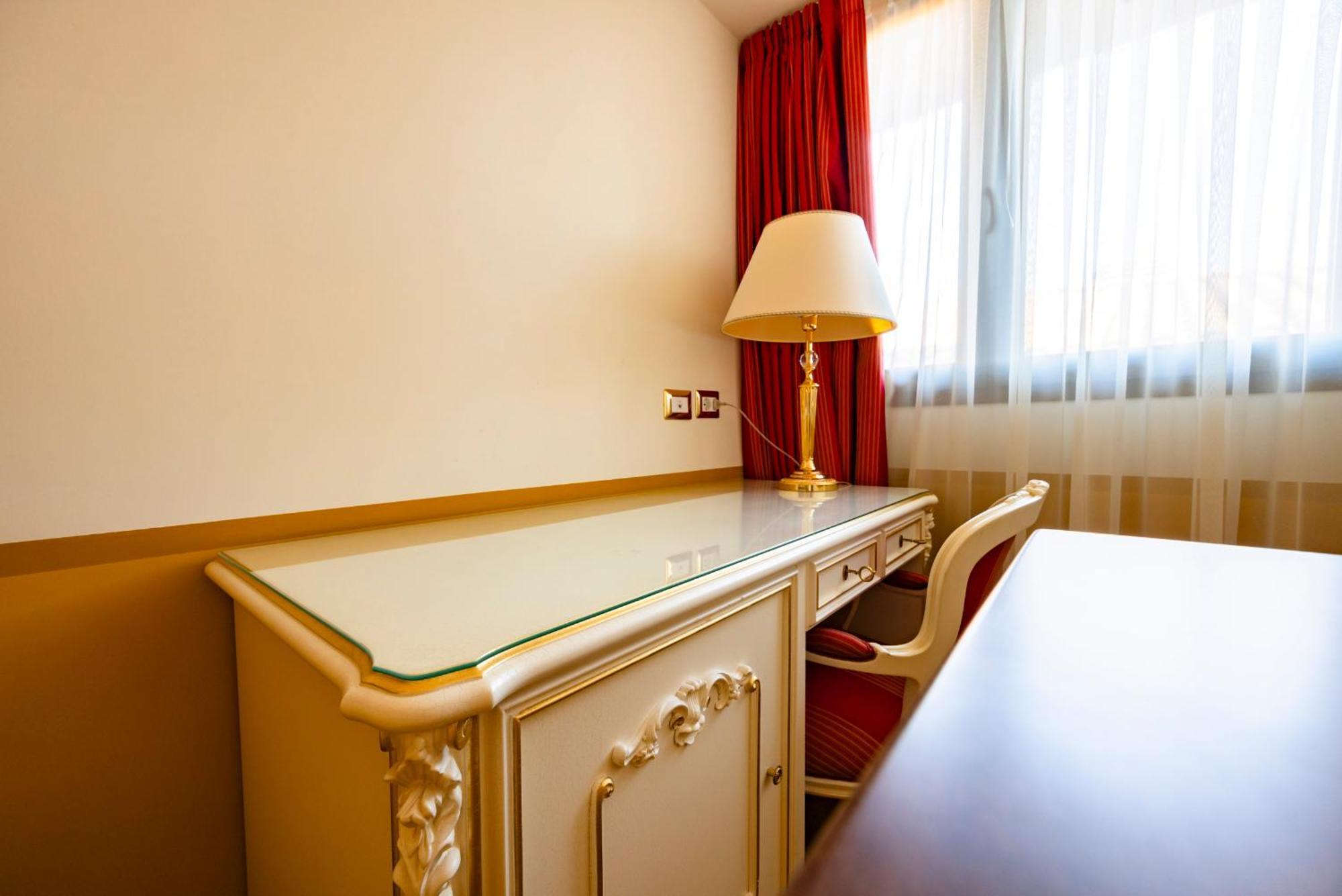 Il Gentiluomo Hotel & Spa อาเรซโซ ภายนอก รูปภาพ