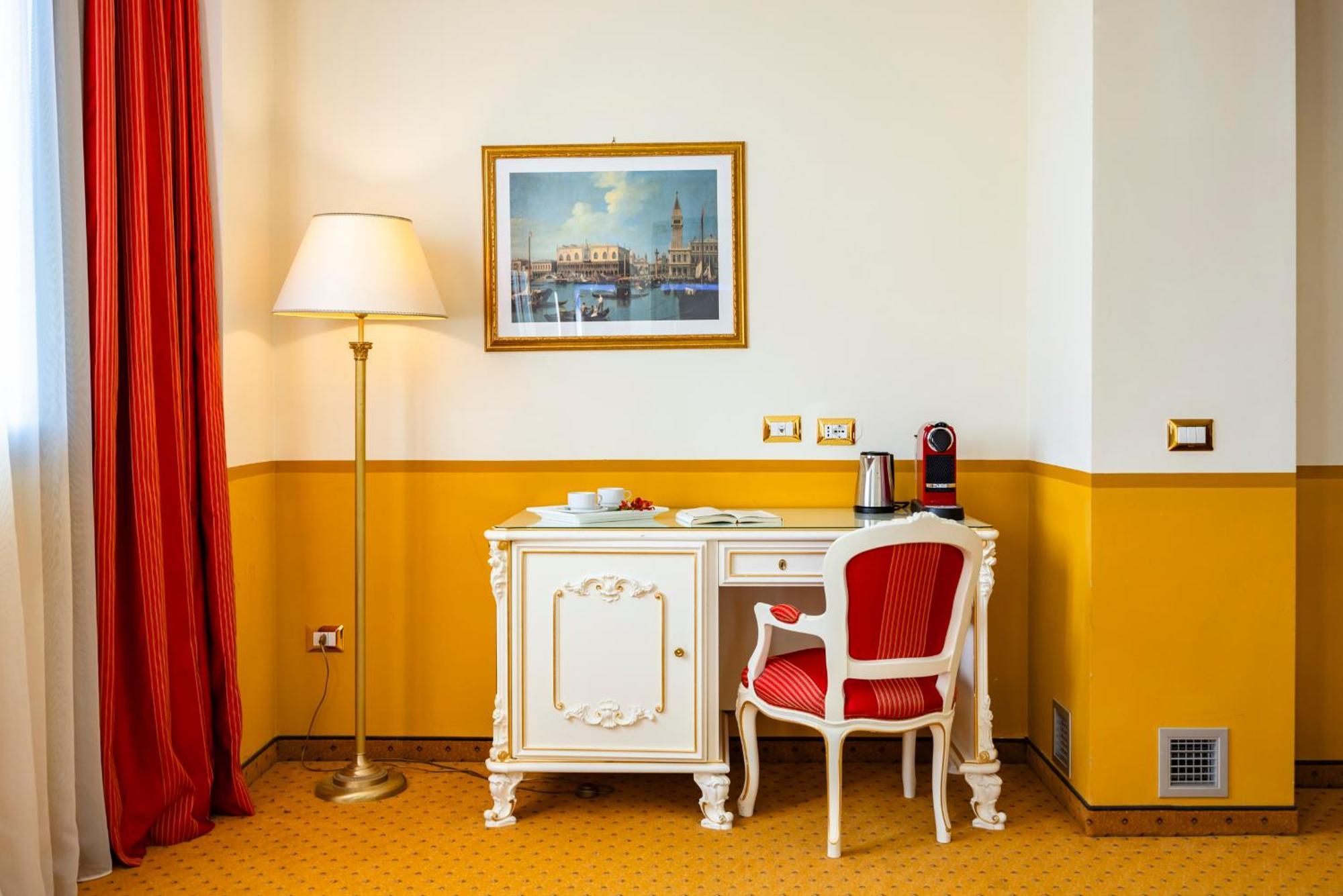 Il Gentiluomo Hotel & Spa อาเรซโซ ภายนอก รูปภาพ